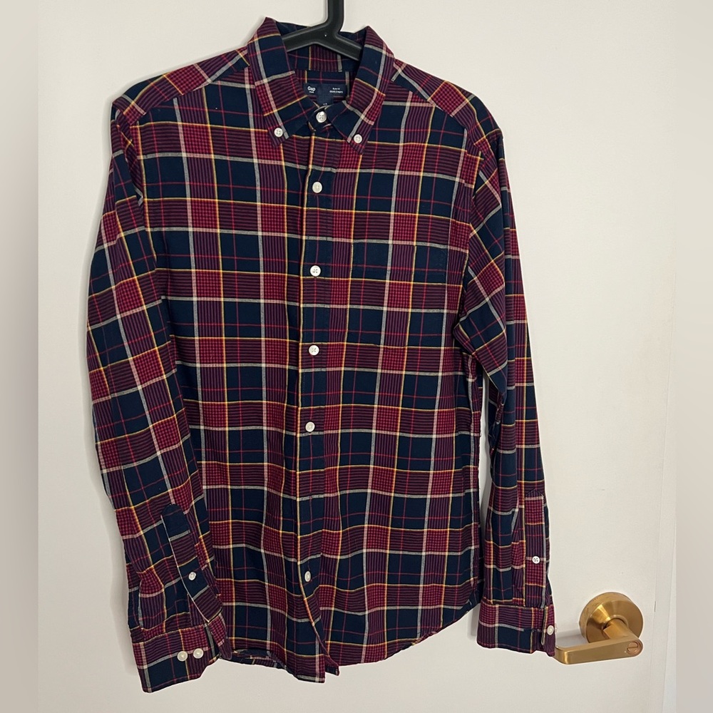 Gap Men’s Slim Fit plaid button up size small